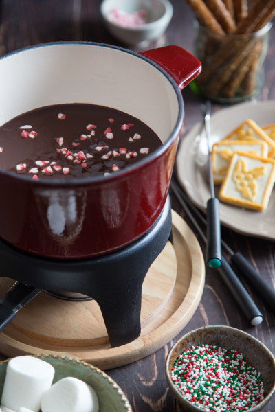 chocolate-peppermint-fondue-image