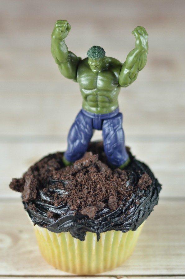 Love the Avengers? Have a great Avengers party with these Hulk Smash Cupcakes #avengersunite #ad
