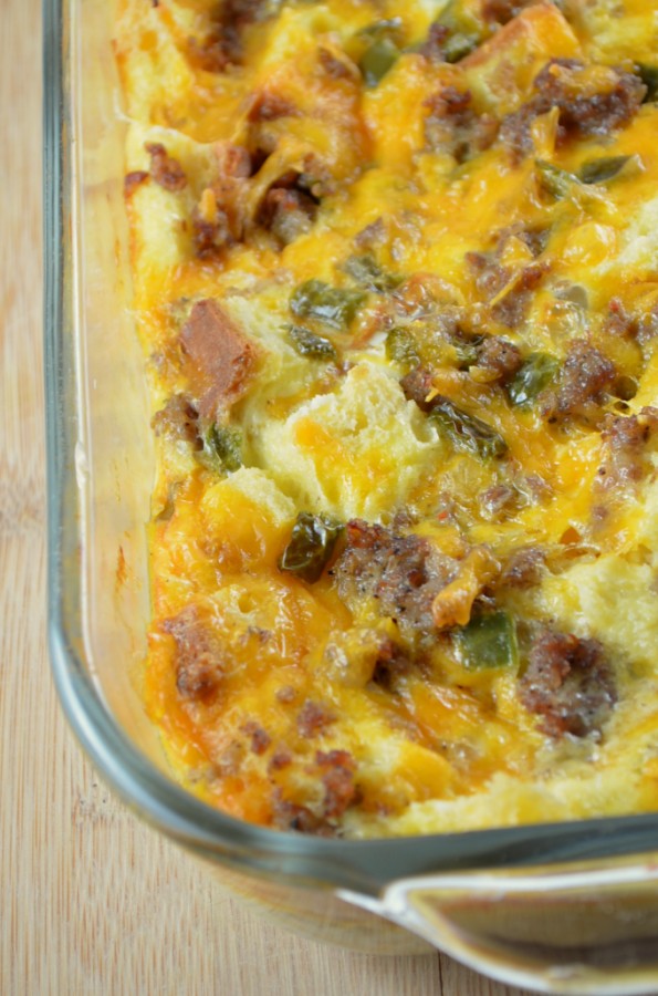 Love breakfast casseroles but need a gluten free option? Check this gluten free breakfast casserole recipe out! Make ahead and freeze or serve hot #ad