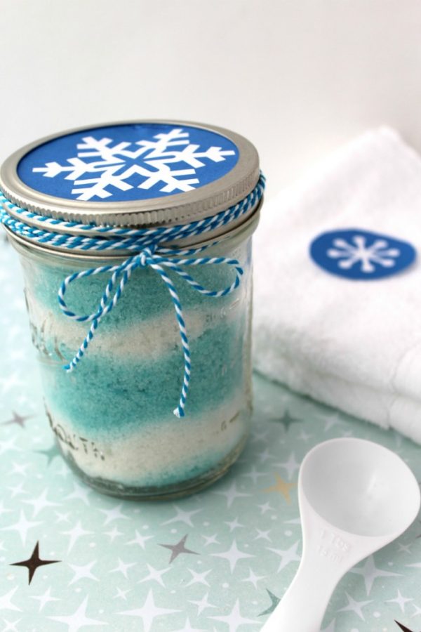 This is seriously one of my favorite homemade body scrubs. It's fun to pamper yourself for pennies, or you can give it as a gorgeous homemade gift.