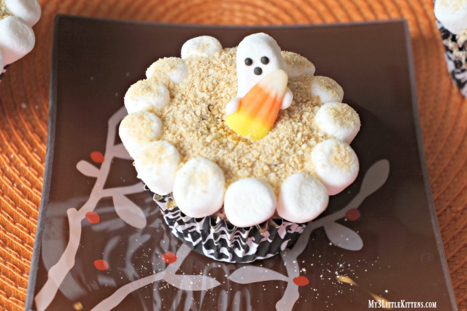 These cute halloween cupcakes are some of the best Halloween cupcake ideas on the Internet. Fun, cute and tasty!